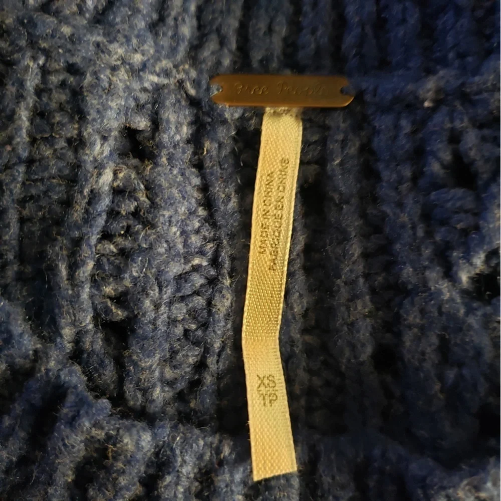 Free People Navy Blue Knit Crewneck‎ Sweater Women’s XS